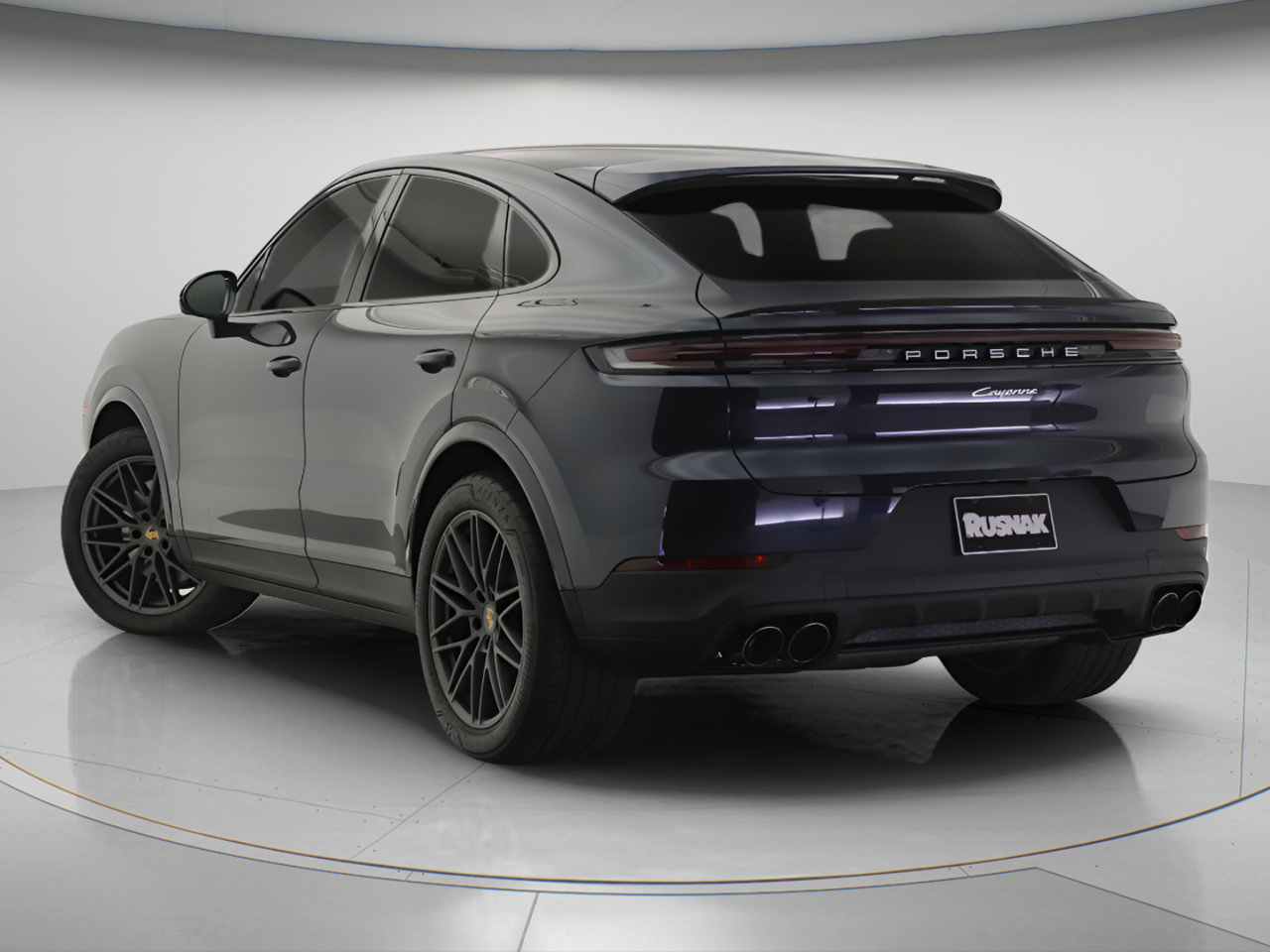 Used 2024 Porsche Cayenne Coupe AWD/4WD image 2