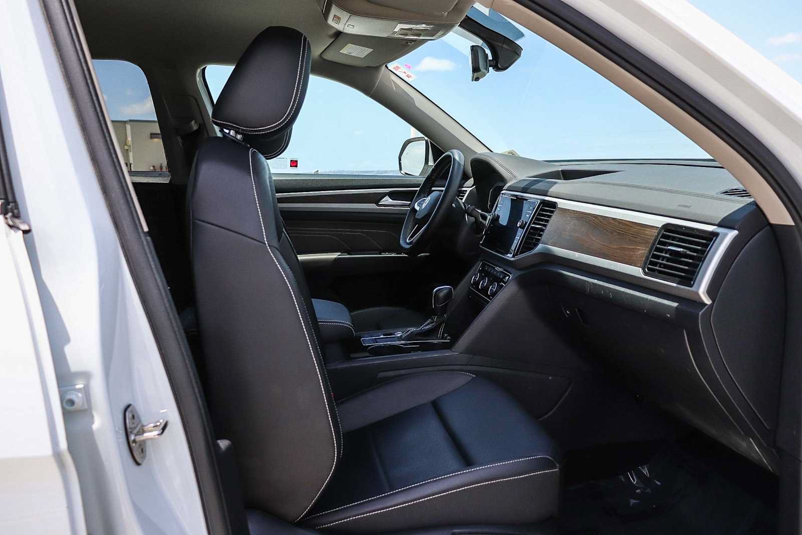 Used 2022 Volkswagen Atlas SE FWD image 16