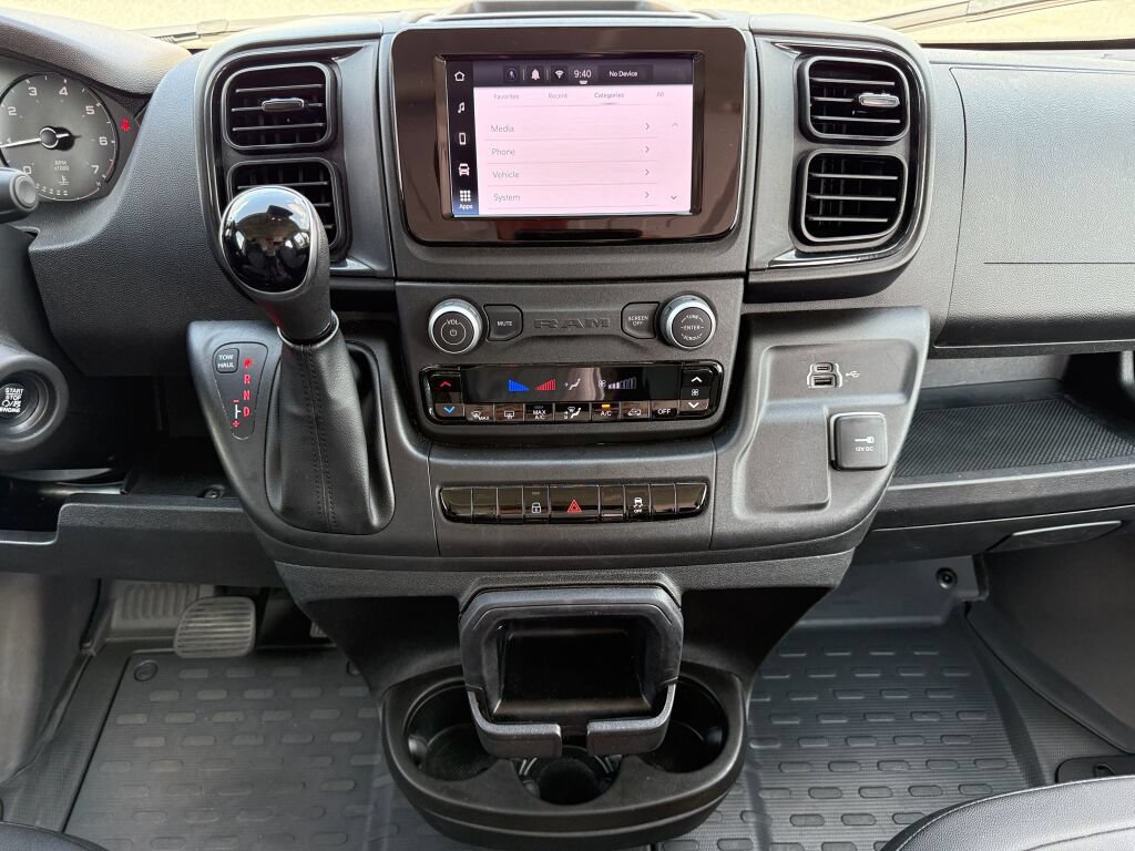 Used 2025 RAM ProMaster 2500 w/ Convenience Group FWD image 27