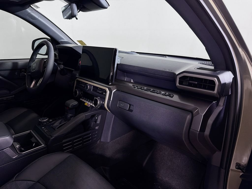 Certified 2025 Toyota Tacoma TRD Off-Road w/ TRD Off Road Premium Package AWD/4WD image 25