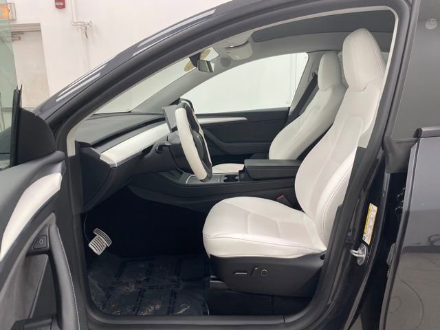 Used 2024 Tesla Model Y Performance image 8
