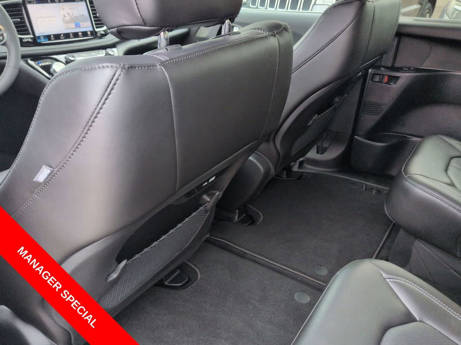 New 2026 Chrysler Pacifica Select FWD image 16