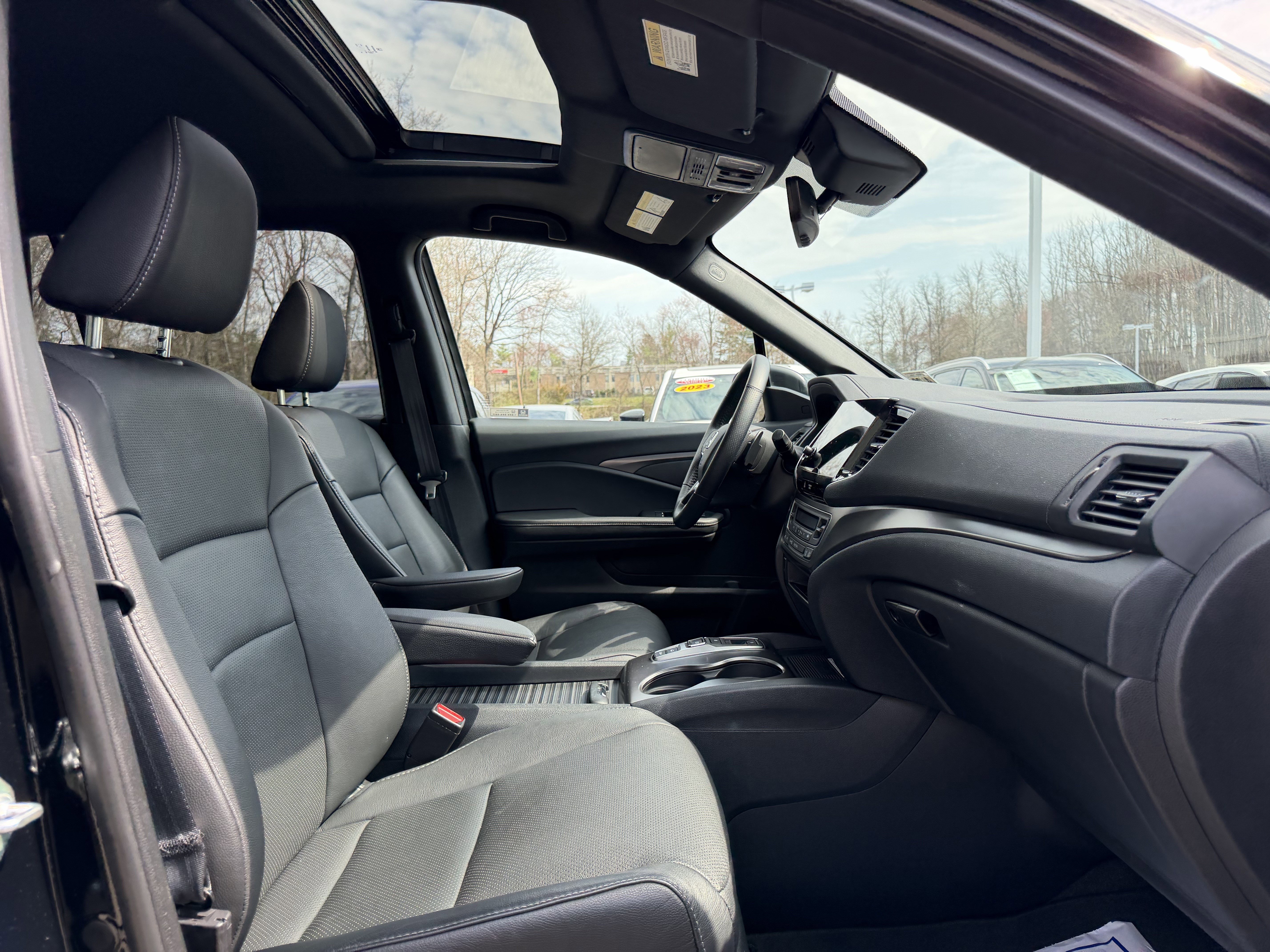 Used 2023 Honda Passport EX-L image 11