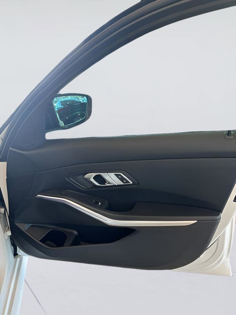 Used 2022 BMW M340i w/ Parking Assistance Package RWD image 3