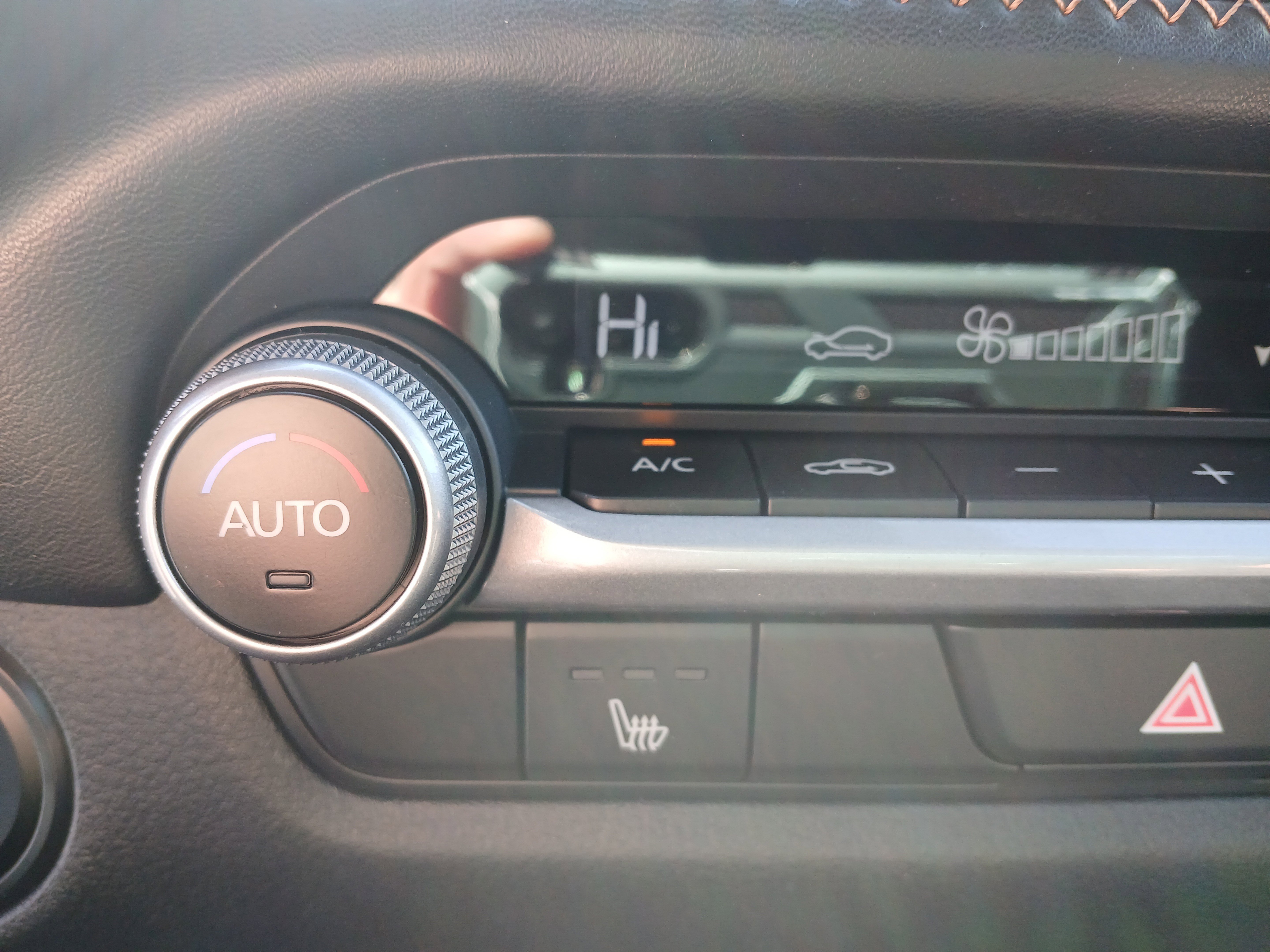 New 2025 MAZDA CX-50 AWD 2.5 Hybrid w/ Cargo Package image 28