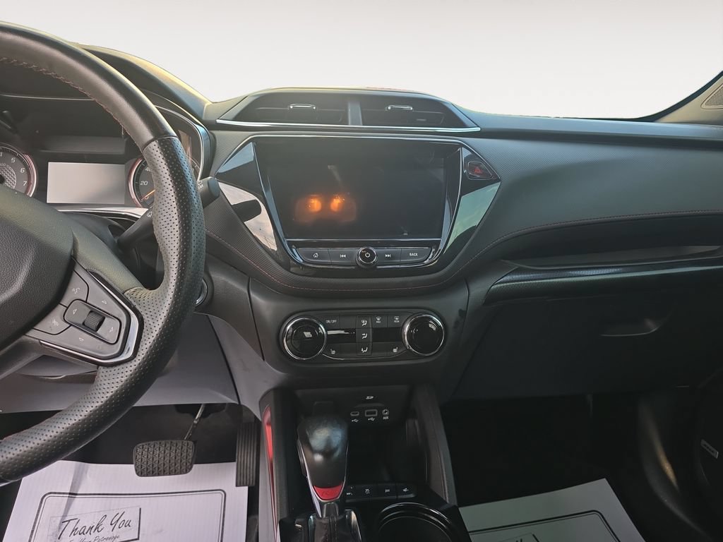 Used 2022 Chevrolet TrailBlazer RS w/ Technology Package FWD image 11