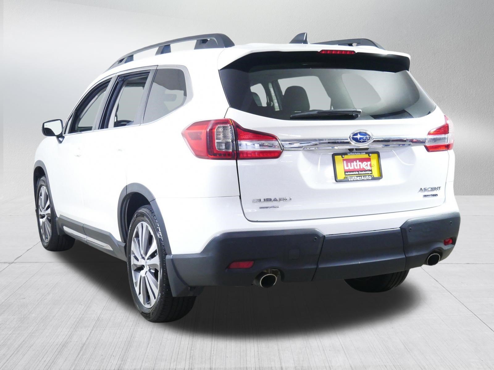 Used 2022 Subaru Ascent Limited w/ Technology Package AWD/4WD image 5