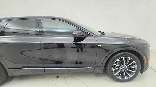 Used 2025 Cadillac Lyriq Sport AWD/4WD image 7