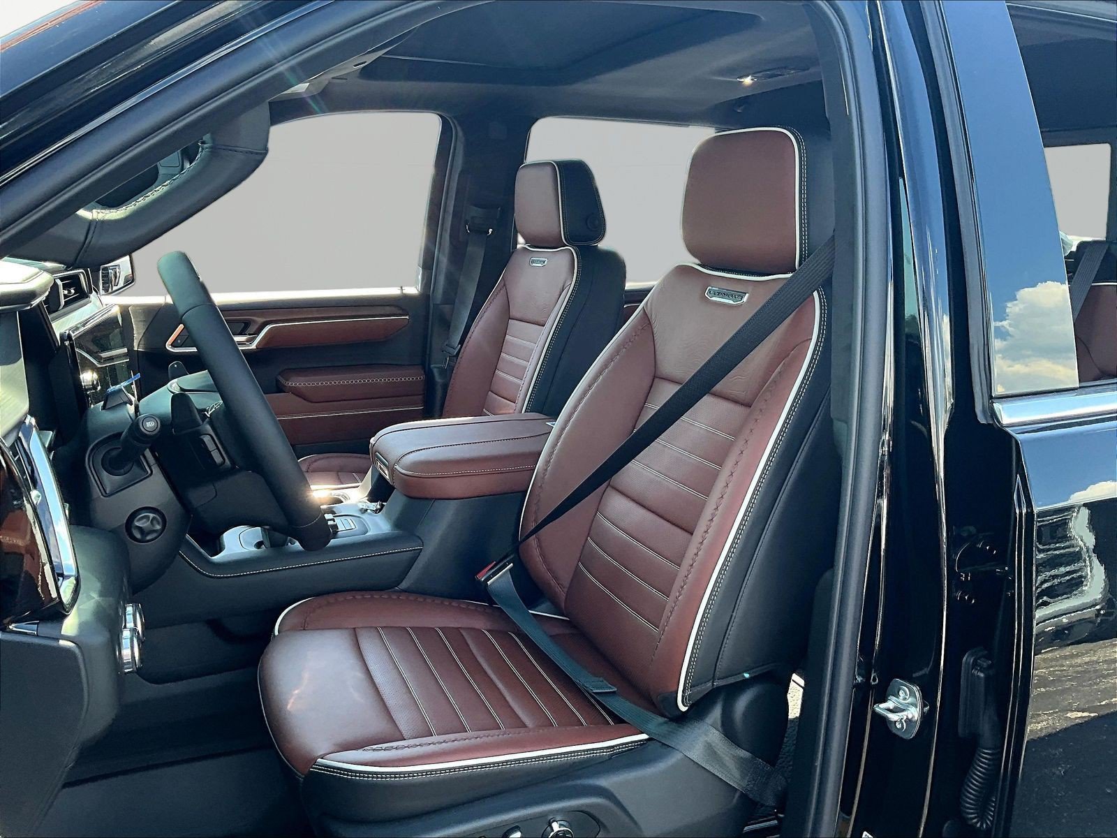 New 2026 GMC Sierra 1500 Denali Ultimate w/ LPO, Black Badging Package AWD/4WD image 17