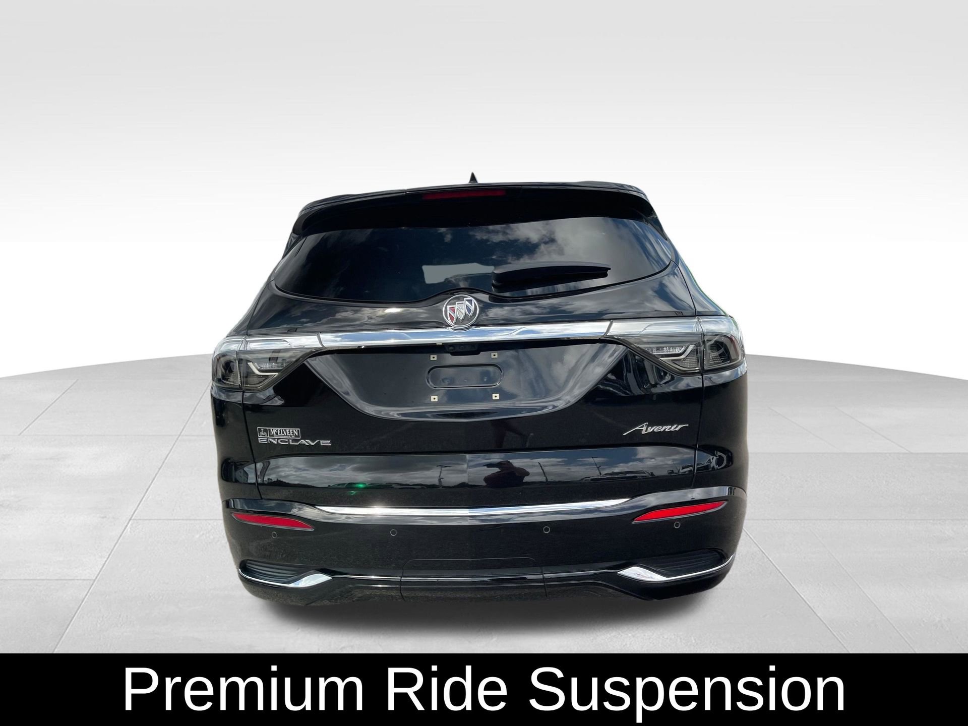 Used 2023 Buick Enclave Avenir w/ Avenir Technology Package image 7