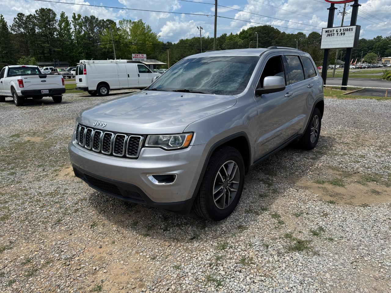 Used 2019 Jeep Grand Cherokee Laredo w/ Laredo X Package RWD image 5