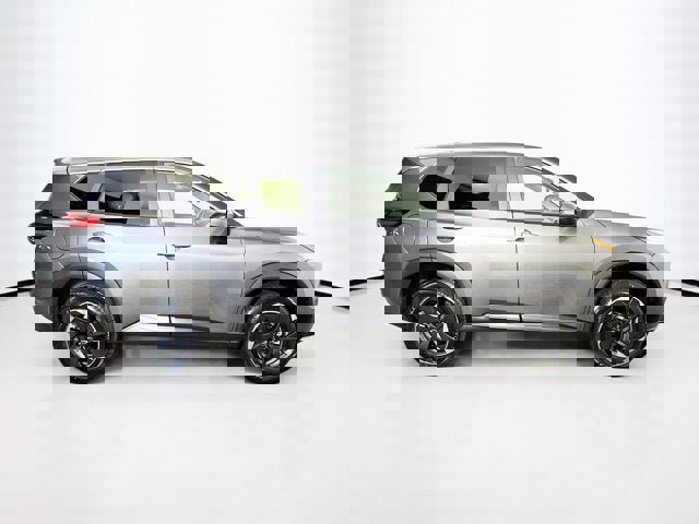 Certified 2026 Nissan Rogue SV image 4