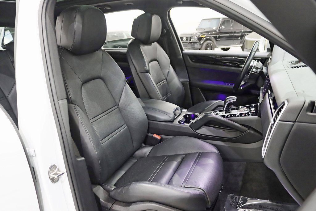 Used 2022 Porsche Cayenne Platinum Edition image 29