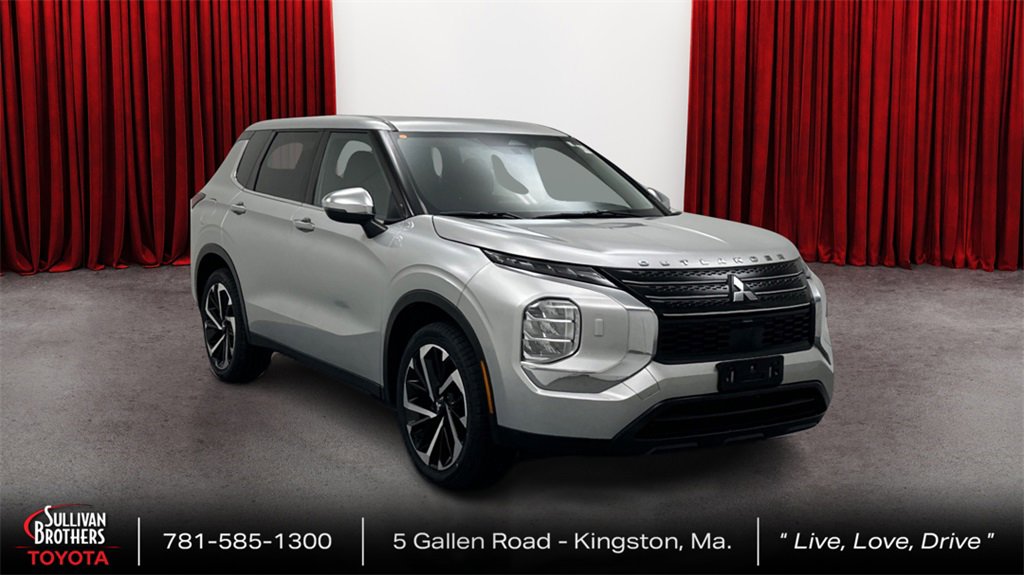 Used 2022 Mitsubishi Outlander ES image 3