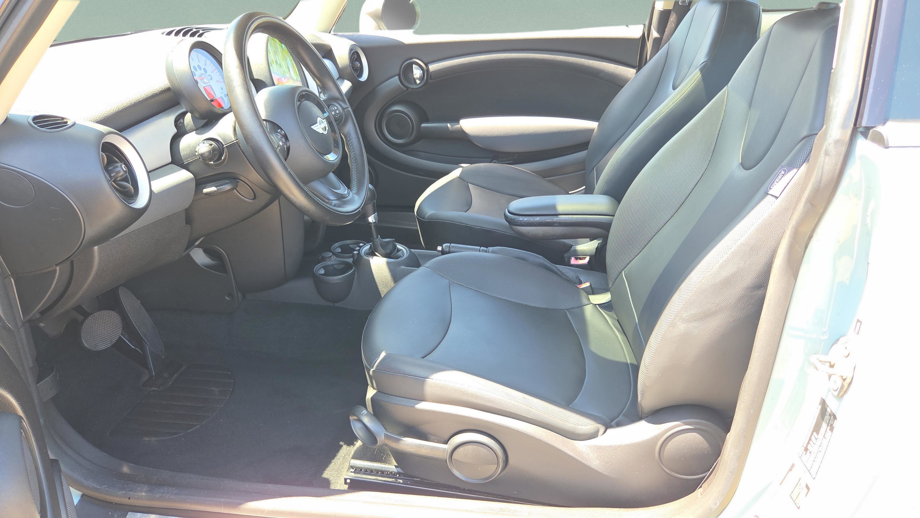 Used 2012 MINI Cooper Hardtop FWD image 9