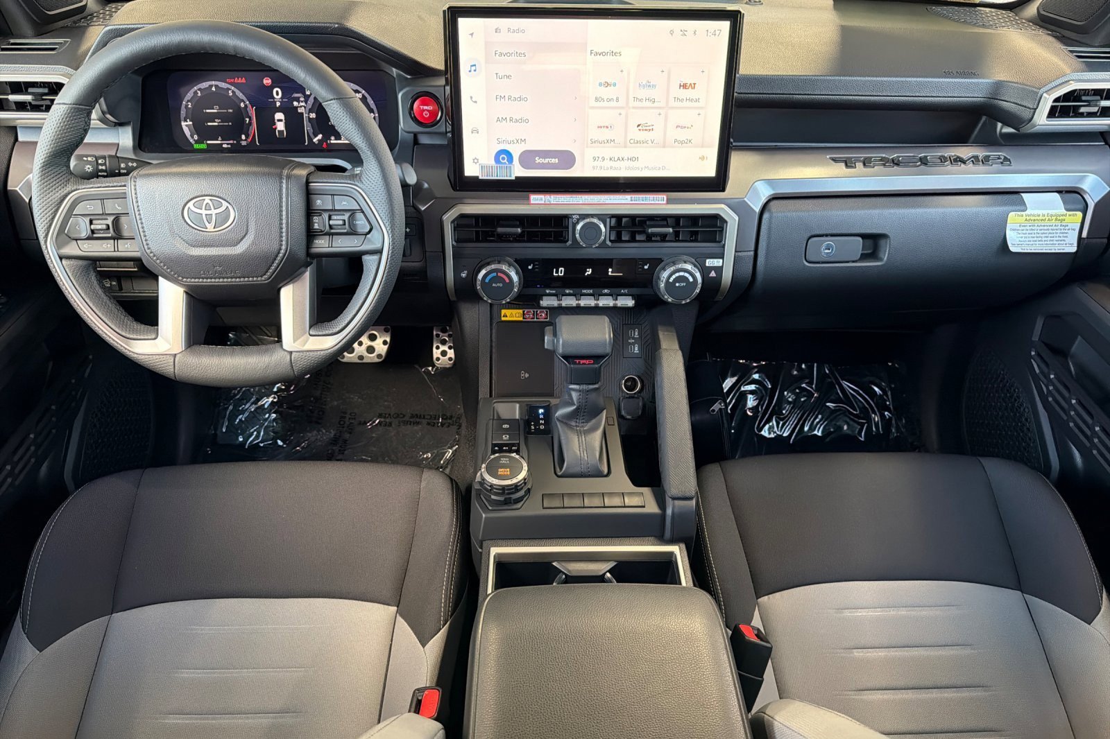 Used 2025 Toyota Tacoma TRD Sport image 12