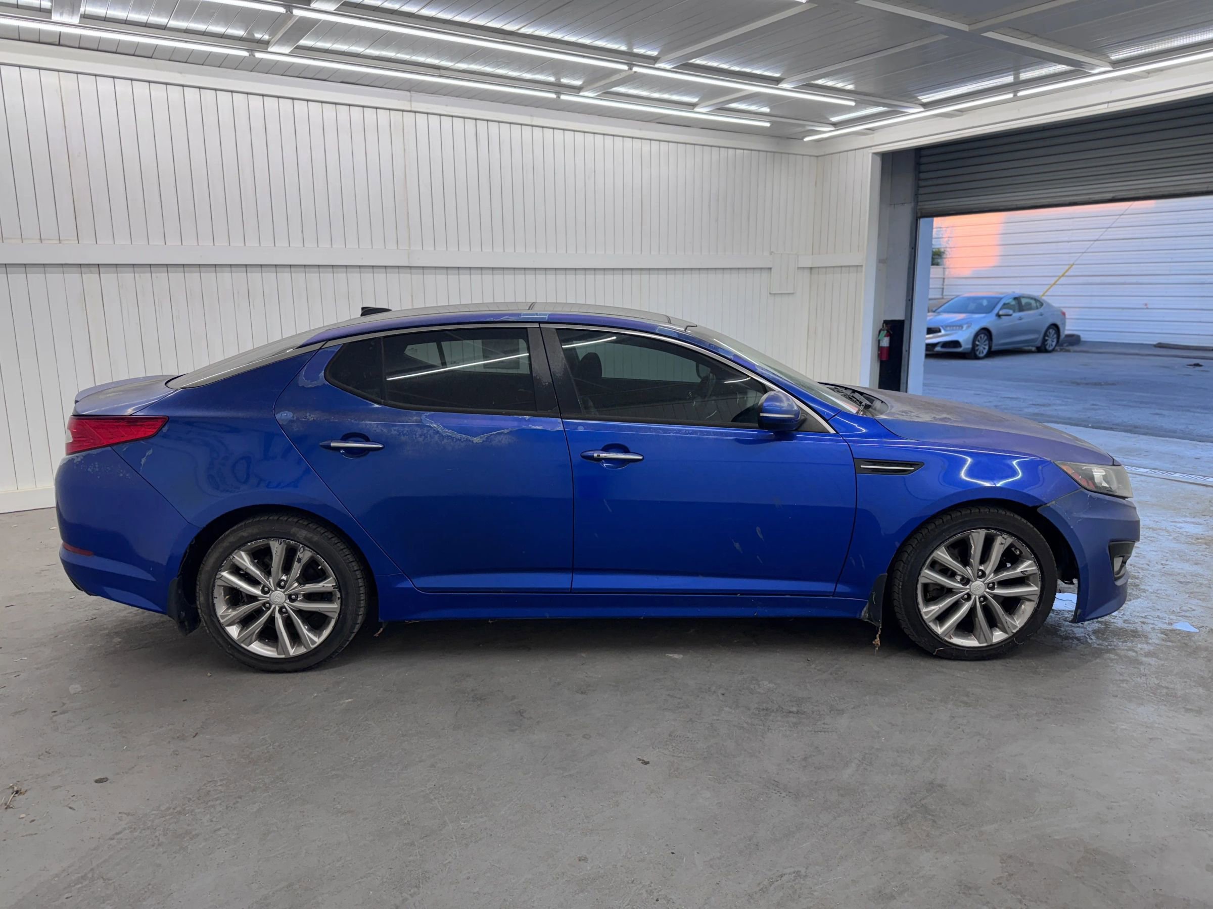 Used 2011 Kia Optima SX w/ Premium Pkg image 4