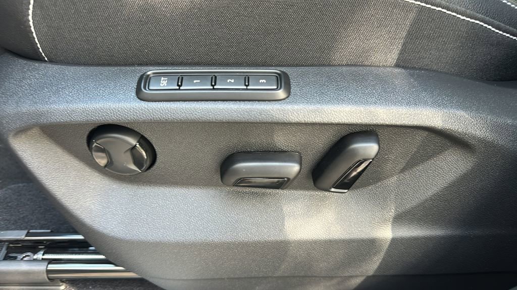 New 2026 Volkswagen Atlas Cross Sport SEL image 18