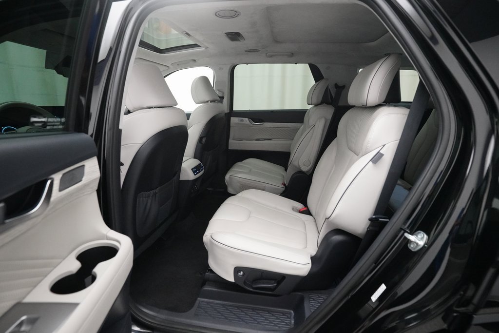 Used 2024 Hyundai Palisade Calligraphy image 16