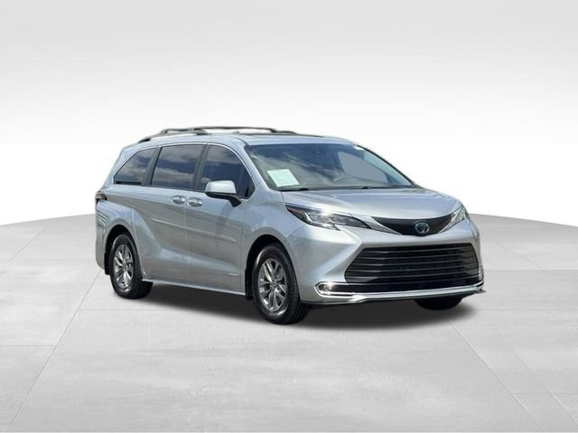 Used 2021 Toyota Sienna XLE