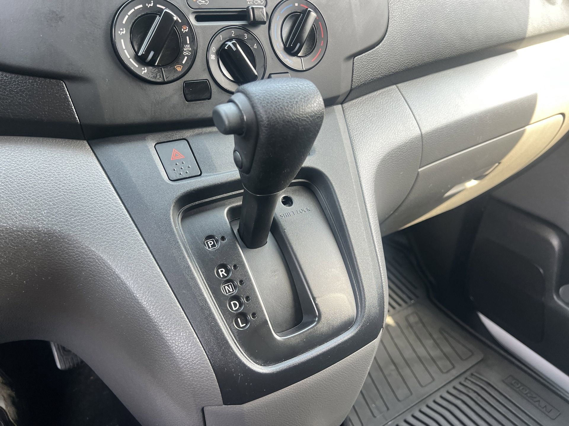 Used 2020 Nissan NV200 S FWD image 8