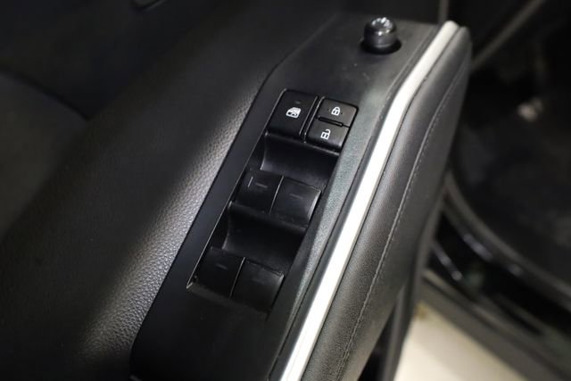 Used 2023 Toyota Highlander XLE image 18