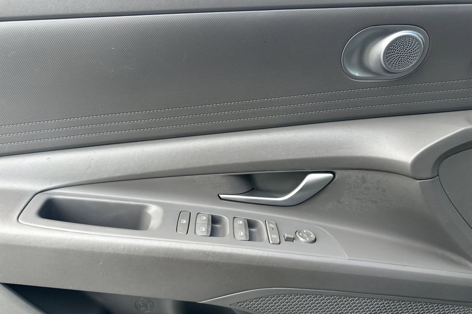 Certified 2024 Hyundai Elantra SE FWD image 11