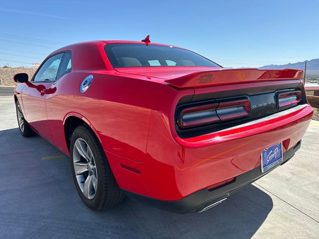 Used 2021 Dodge Challenger SXT image 3