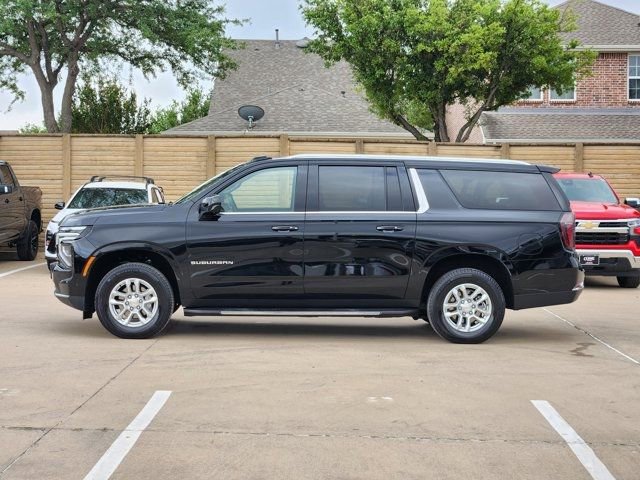 Used 2025 Chevrolet Suburban LS image 12