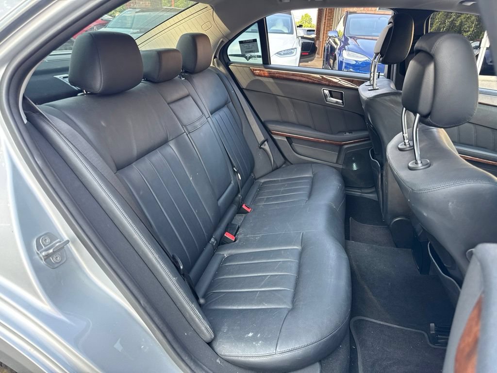 Used 2010 Mercedes-Benz E 550 Sedan image 7