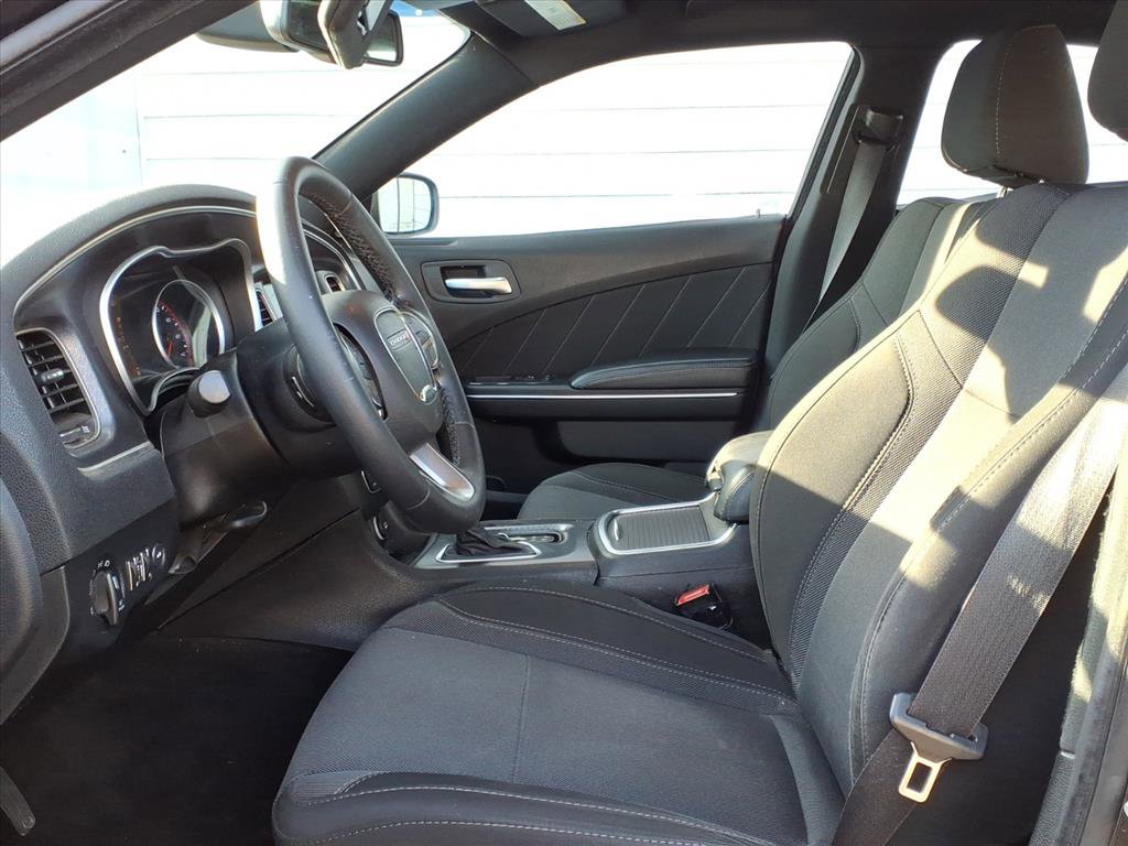 Used 2016 Dodge Charger SXT image 8