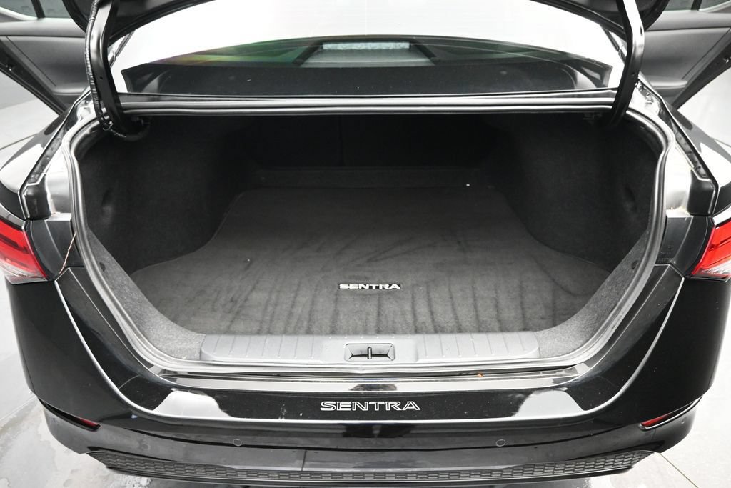 Used 2025 Nissan Sentra SV FWD image 15