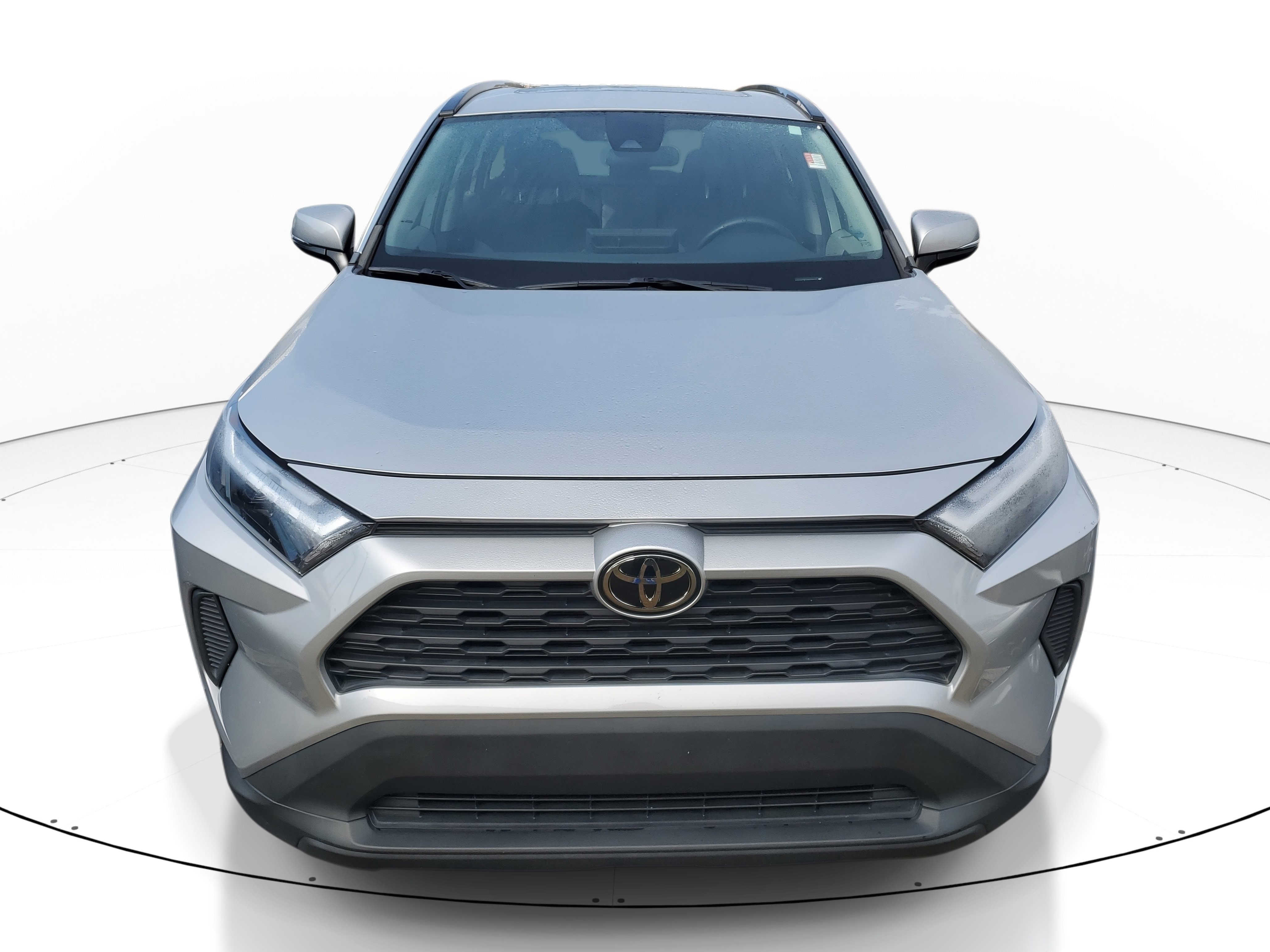 Used 2022 Toyota RAV4 XLE image 2