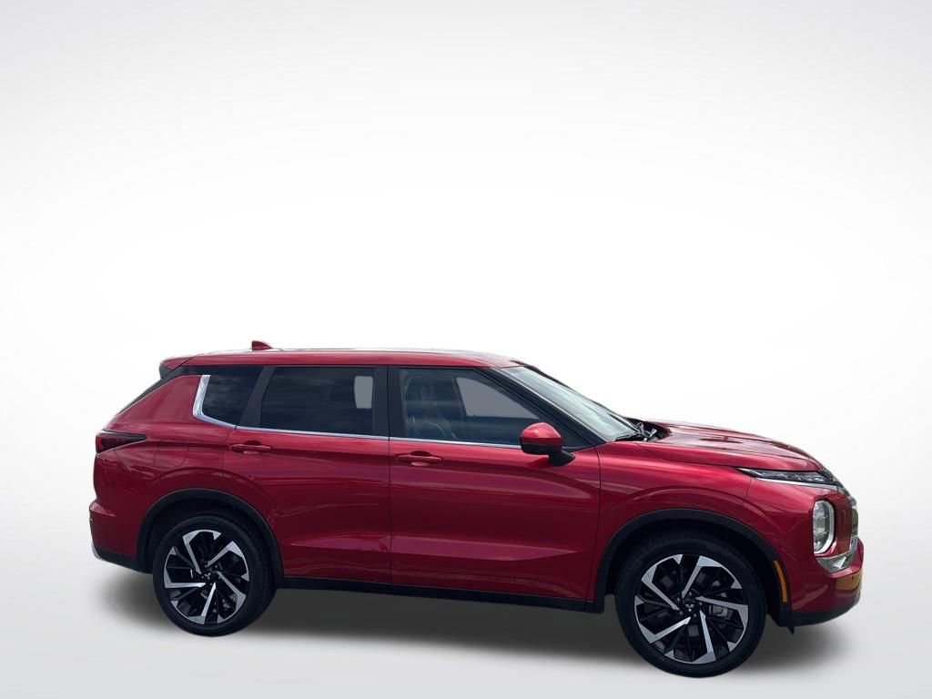 Used 2024 Mitsubishi Outlander SE image 5