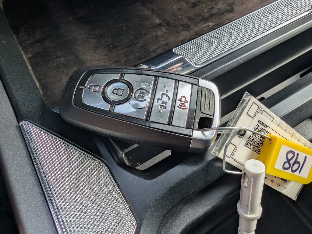 Used 2023 Ford F350 Lariat w/ Chrome Package image 19