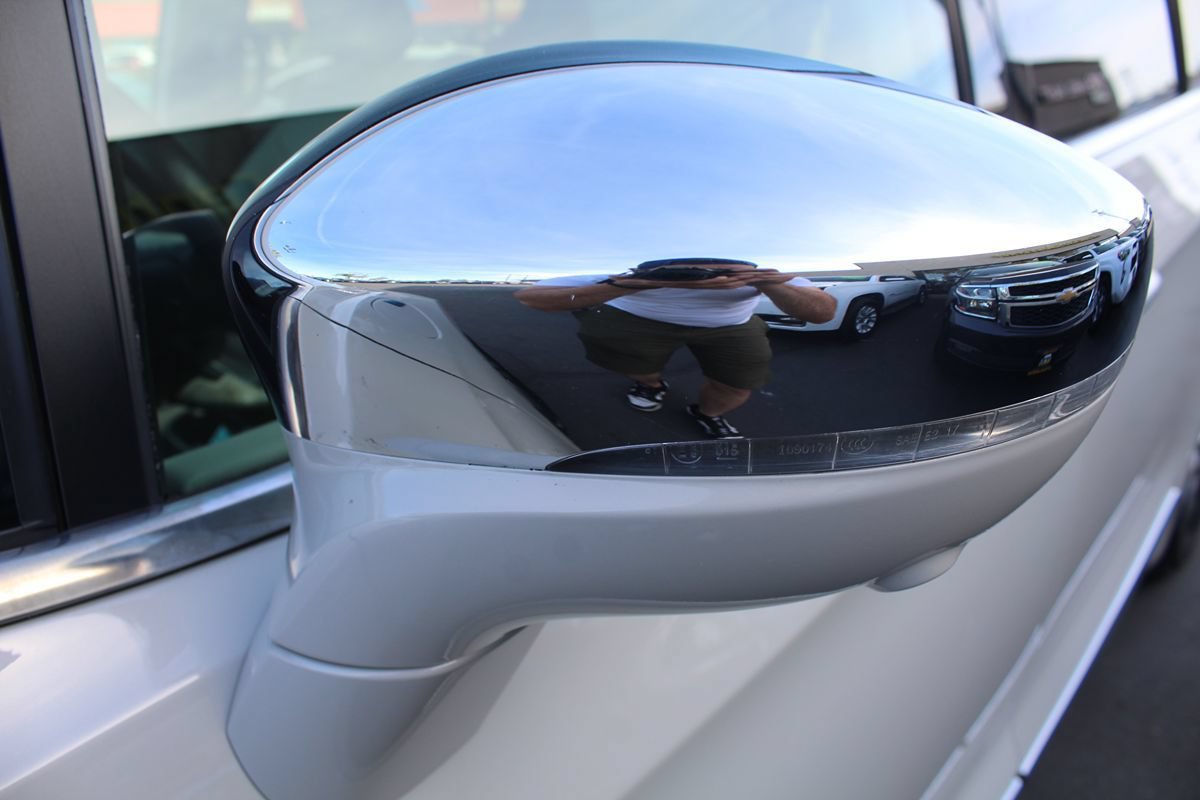 Used 2020 Chrysler Pacifica Limited w/ Advanced Safetytec Group FWD image 13