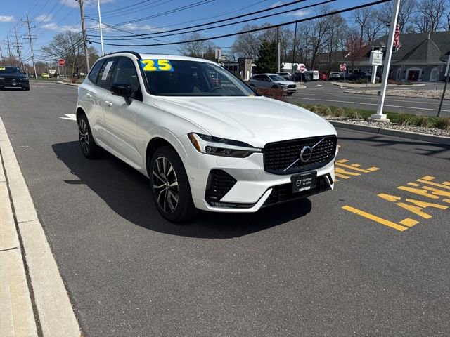 Used 2025 Volvo XC60 B5 Plus image 6