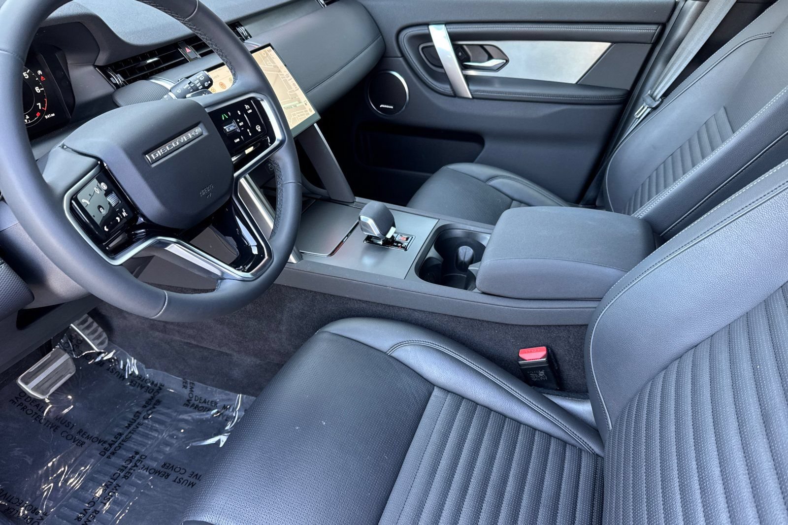 Certified 2025 Land Rover Discovery Sport Dynamic SE AWD/4WD image 9