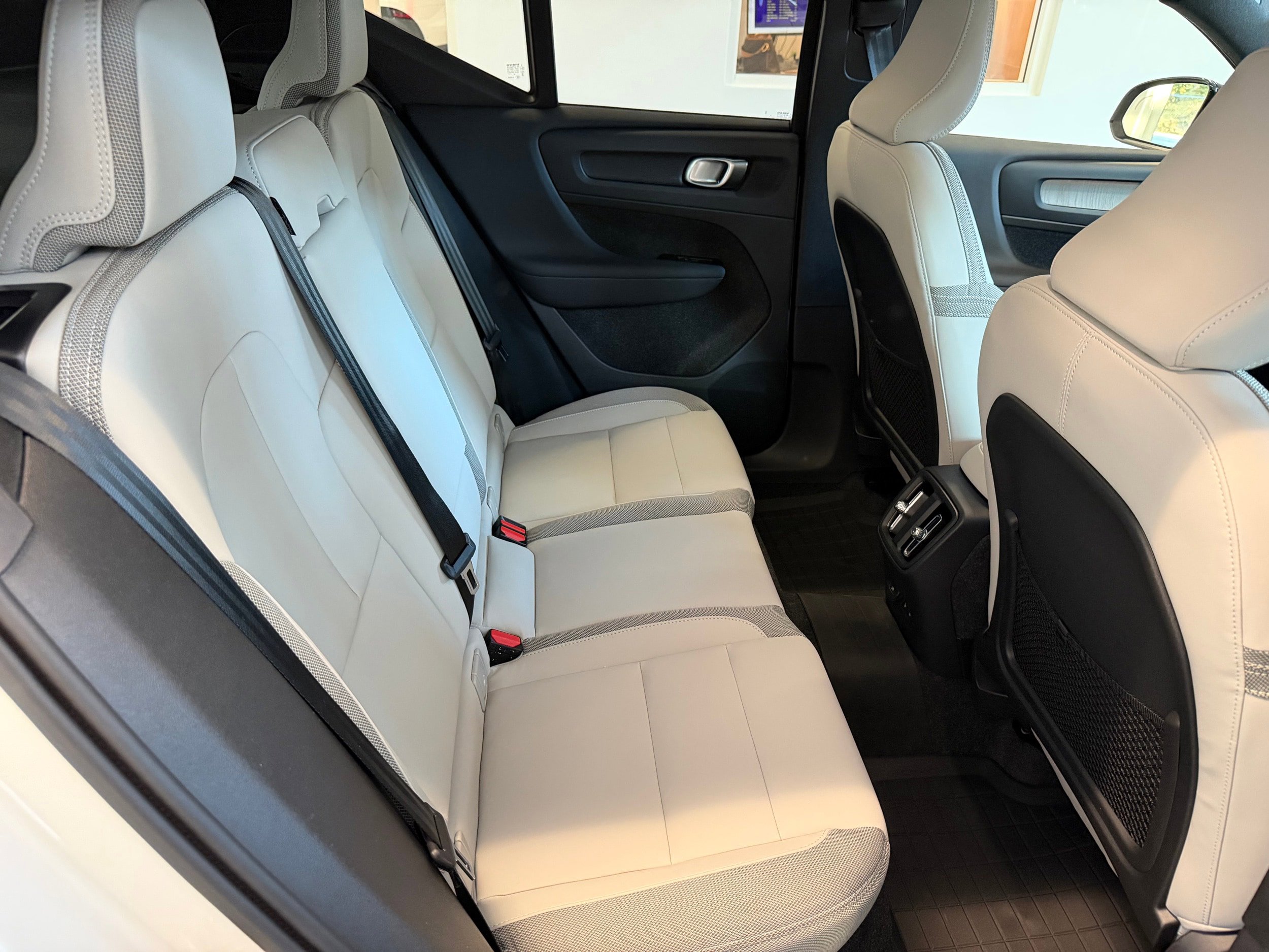 New 2026 Volvo EX40 Plus w/ Climate Package RWD image 29