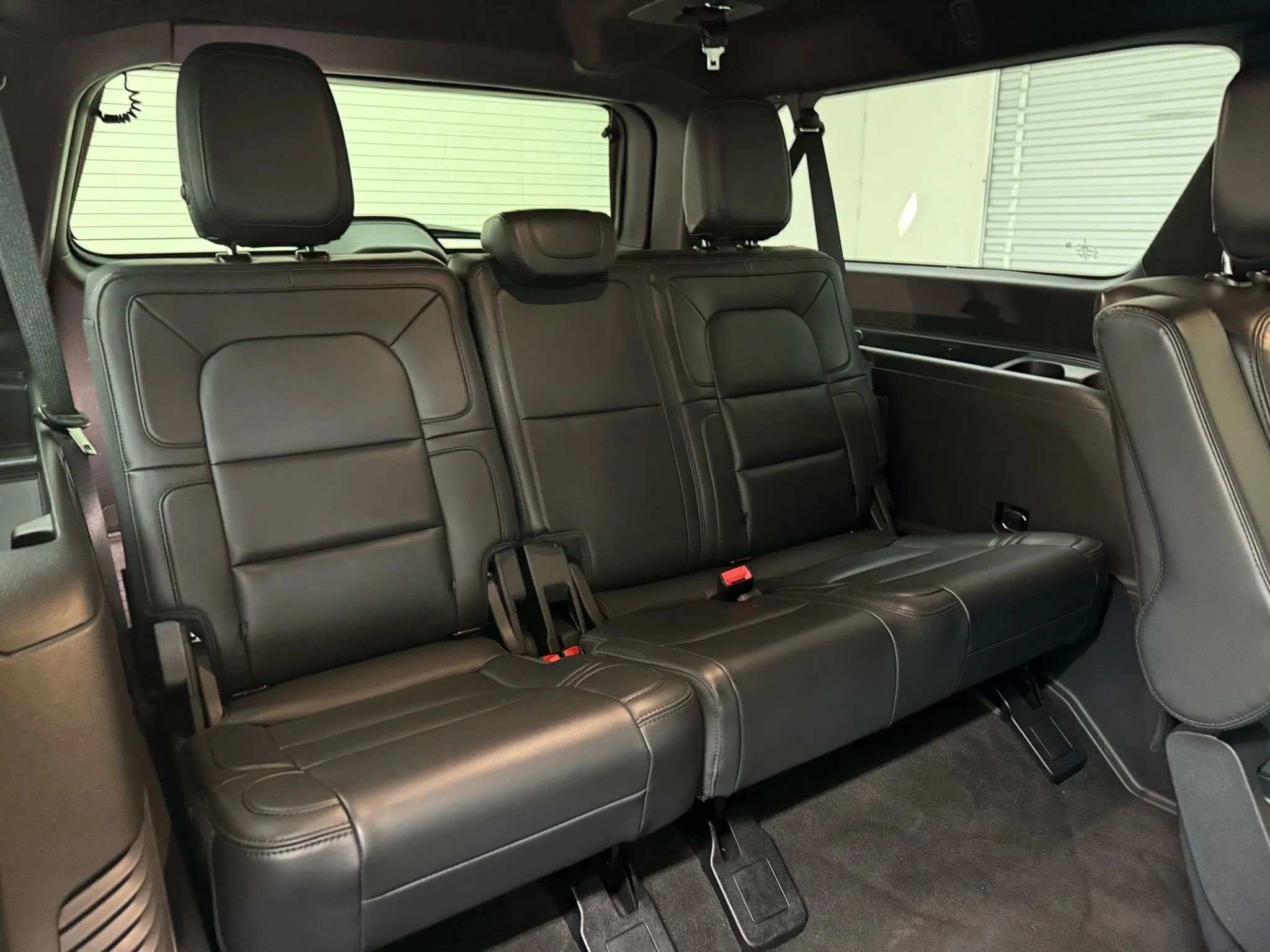 Used 2023 Lincoln Navigator L Standard Sport Utility 4D image 17