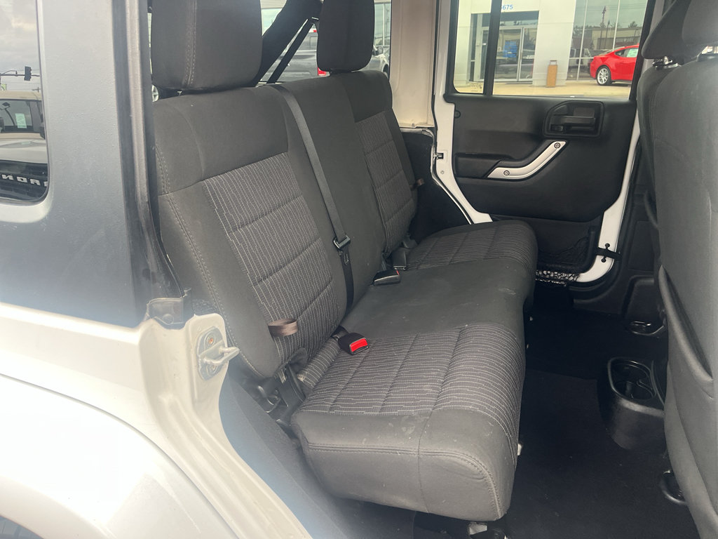 Used 2012 Jeep Wrangler Unlimited Sahara w/ Connectivity Group AWD/4WD image 28