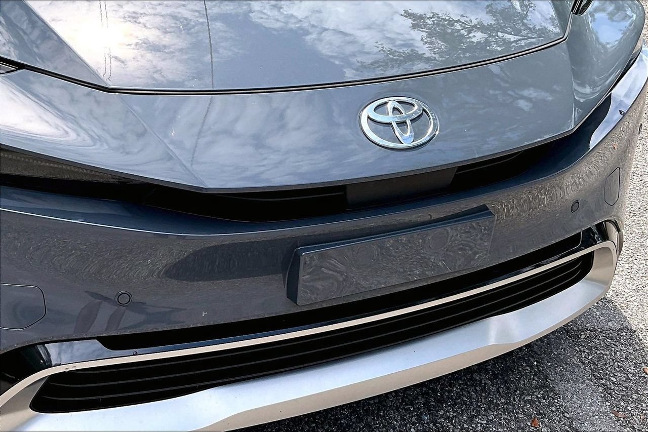Used 2024 Toyota Prius Prime FWD image 33