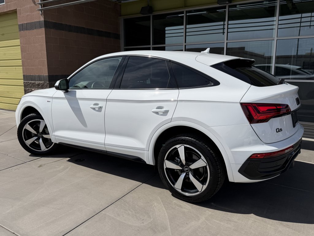 Used 2022 Audi Q5 2.0T Premium Plus w/ Premium Plus Package AWD/4WD image 5