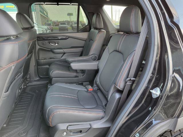 Used 2025 Honda Pilot TrailSport image 16