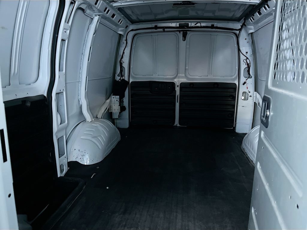 Used 2024 GMC Savana 2500 w/ Driver Convenience Package RWD image 23