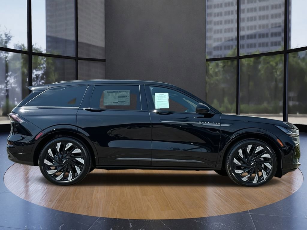 Used 2024 Lincoln Nautilus Reserve w/ Equipment Group 202A image 2