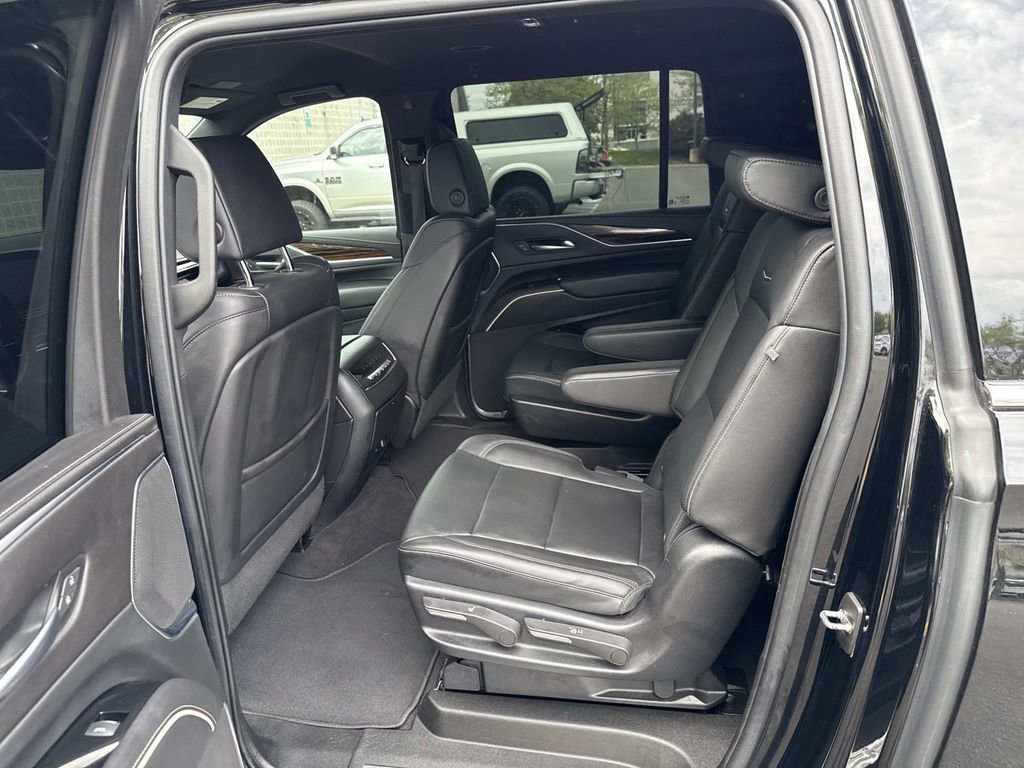 Used 2022 Cadillac Escalade ESV Luxury image 9