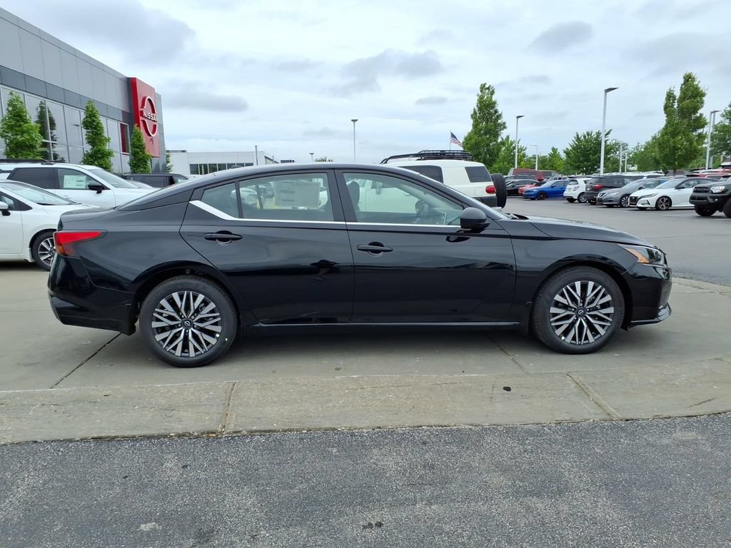 New 2026 Nissan Altima 2.5 SV FWD image 8