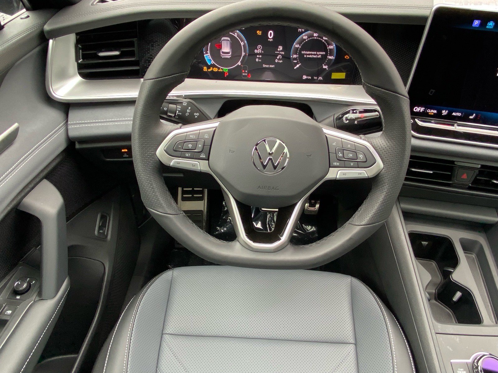 New 2026 Volkswagen Tiguan SE R-Line AWD/4WD image 5