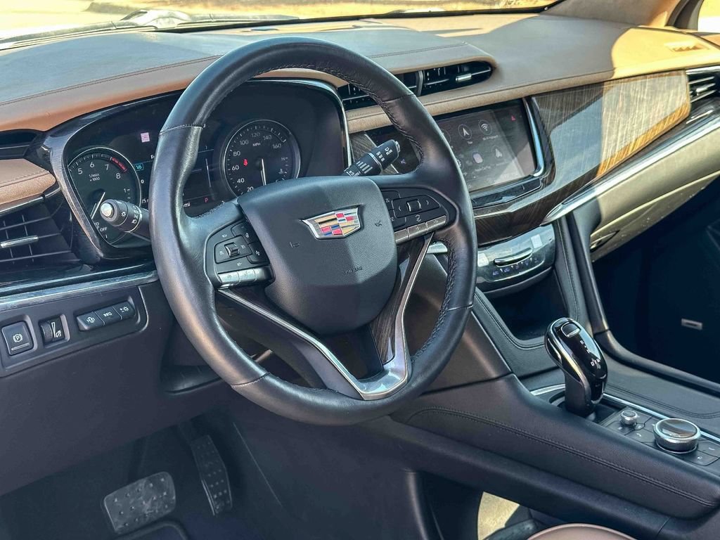 Used 2020 Cadillac XT6 Premium Luxury w/ Platinum Package FWD image 11